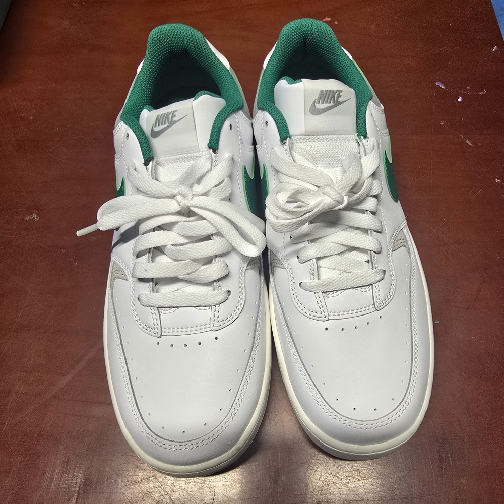 Nike Women's Gamma Force Sneakers | Size 10